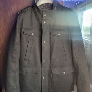 medium sized GUESS winter jacket mens.